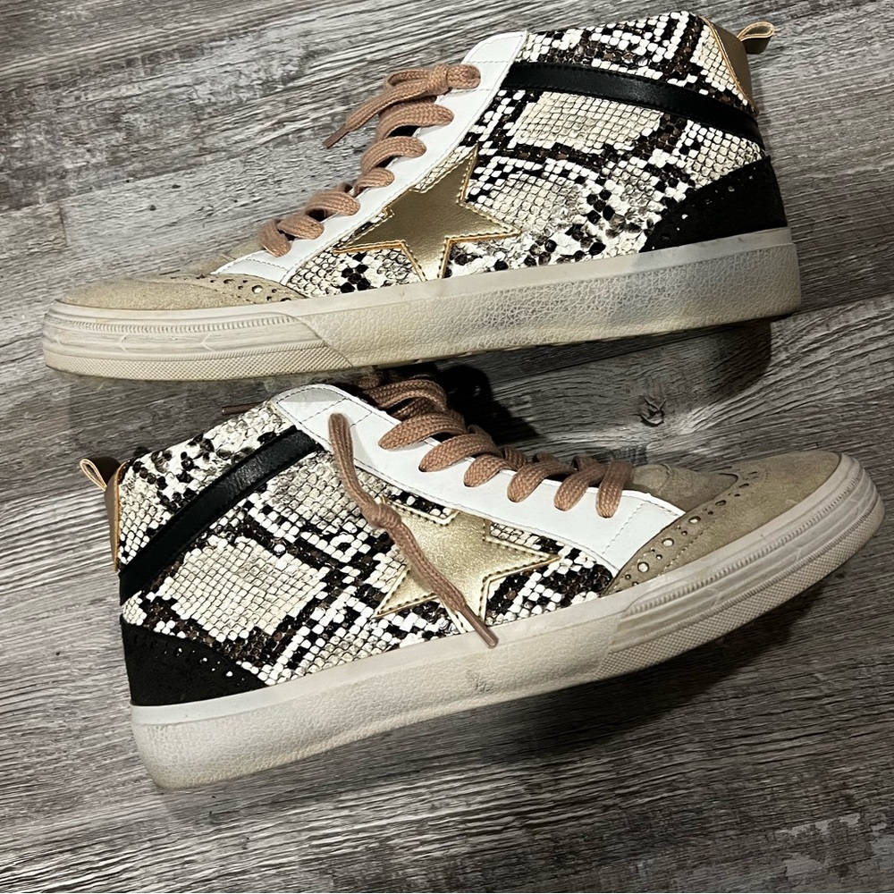 Shu Shop, women’s size 9, like new condition